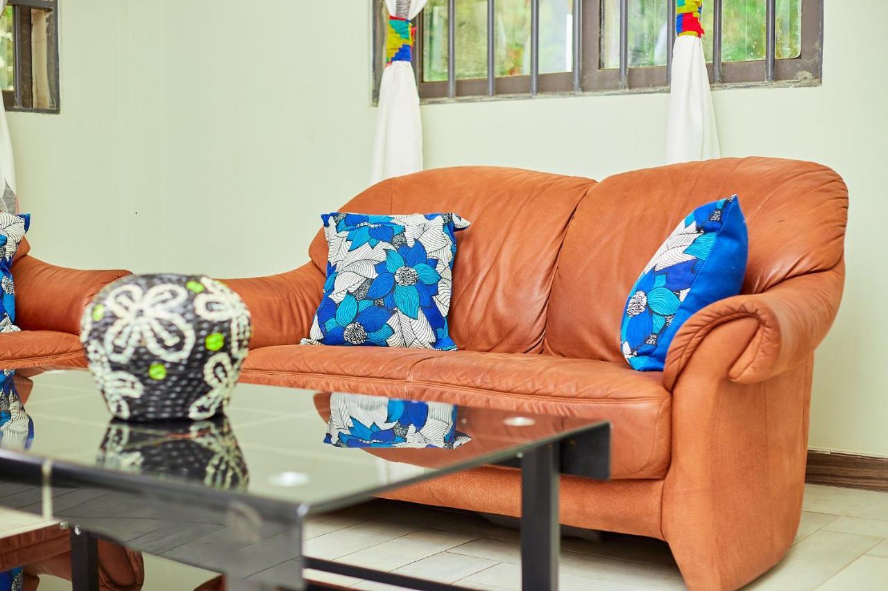 Indigo Cottage And Apartment Кумаси Экстерьер фото