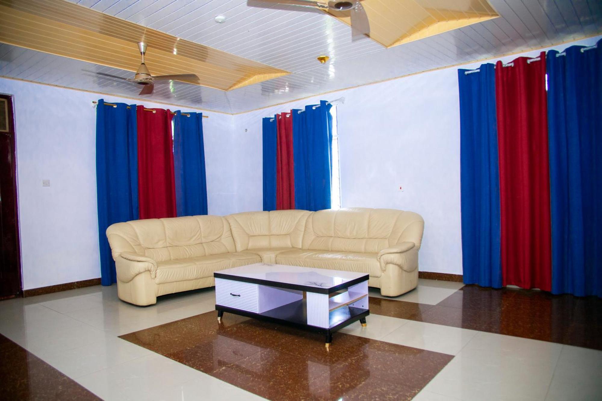 Indigo Cottage And Apartment Кумаси Экстерьер фото