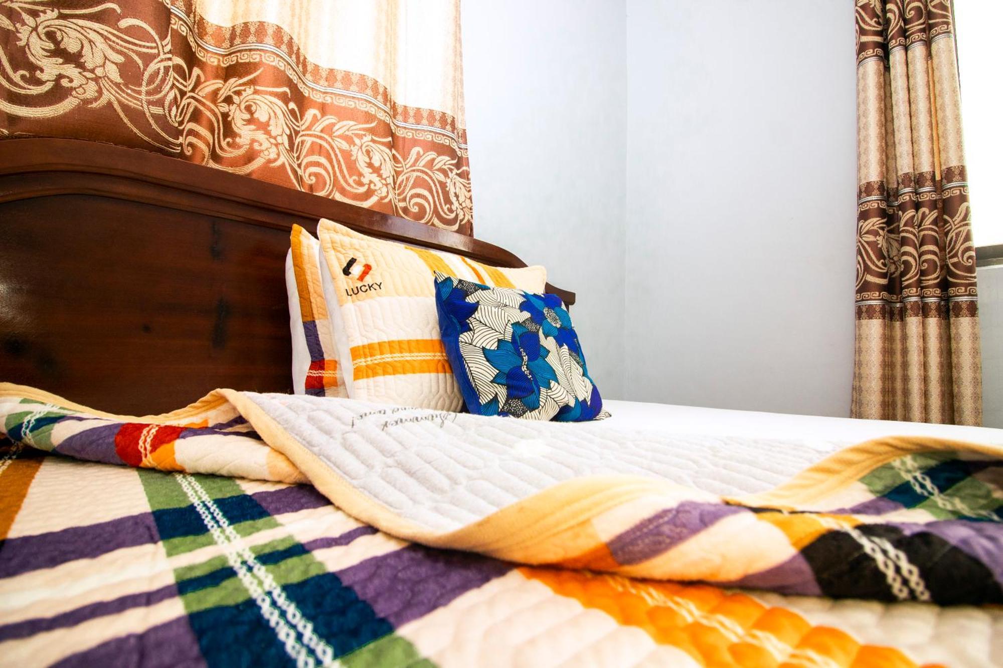 Indigo Cottage And Apartment Кумаси Экстерьер фото
