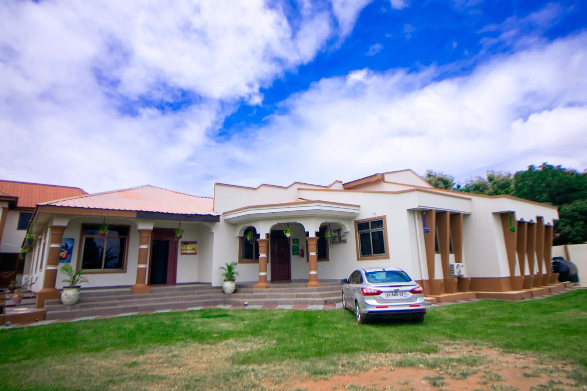 Indigo Cottage And Apartment Кумаси Экстерьер фото