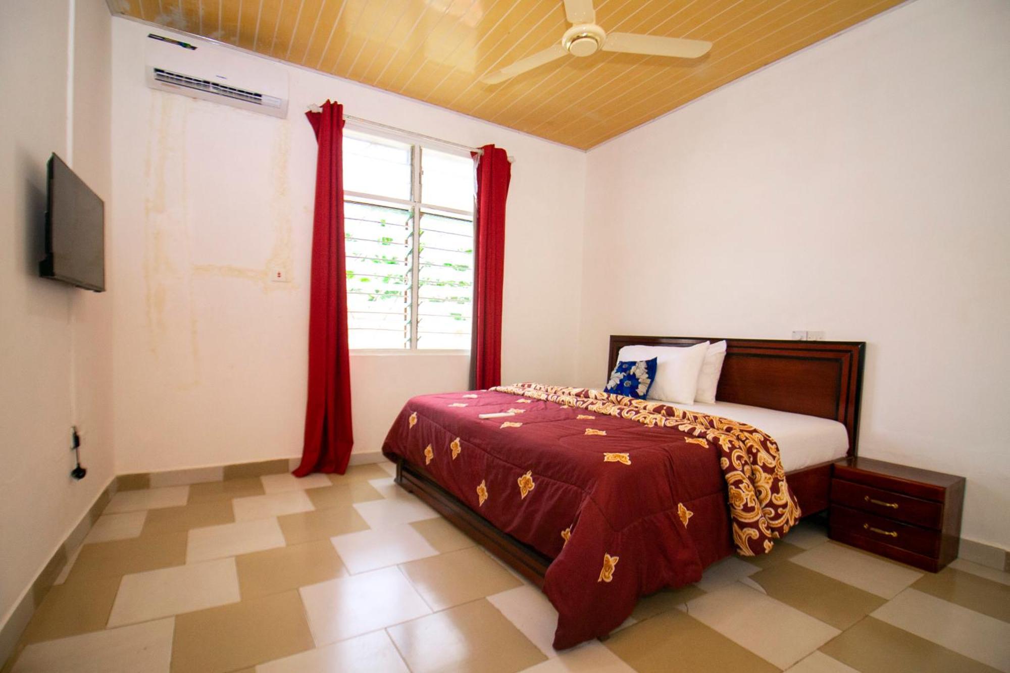 Indigo Cottage And Apartment Кумаси Экстерьер фото