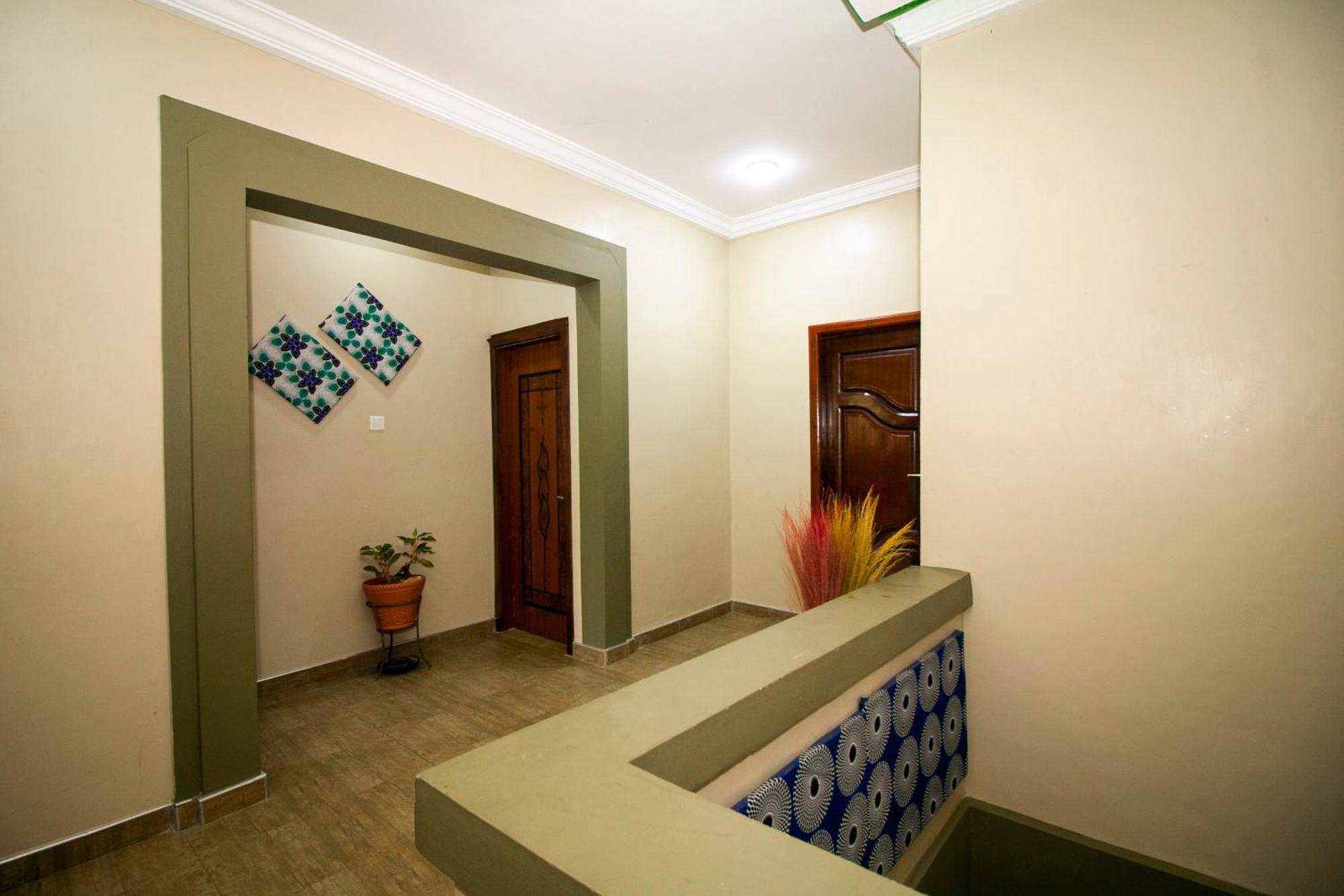 Indigo Cottage And Apartment Кумаси Экстерьер фото