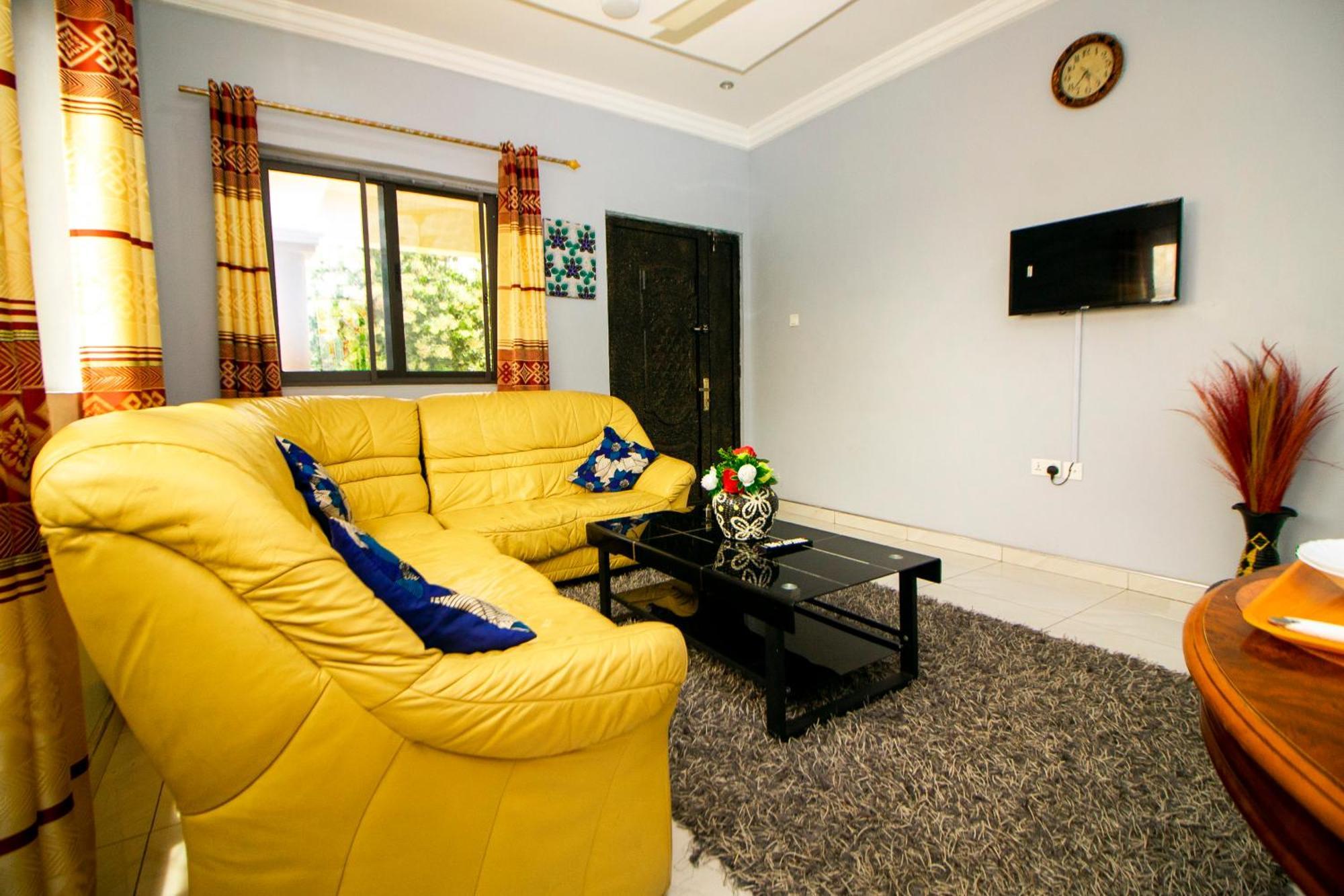Indigo Cottage And Apartment Кумаси Экстерьер фото